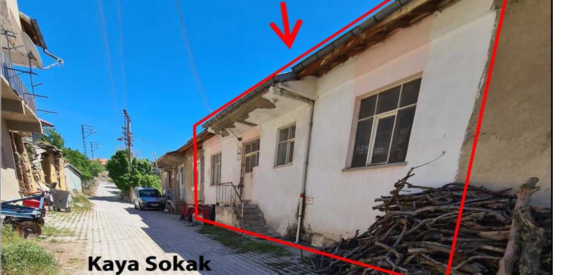 Isparta Senirkent, Büyükkabaca Zafer Mahallesinde Avlulu Kargir Ev — foto 2
