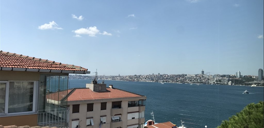 Üsküdar Sultantepe'de Boğaz Manzaralı Köşk — foto 25