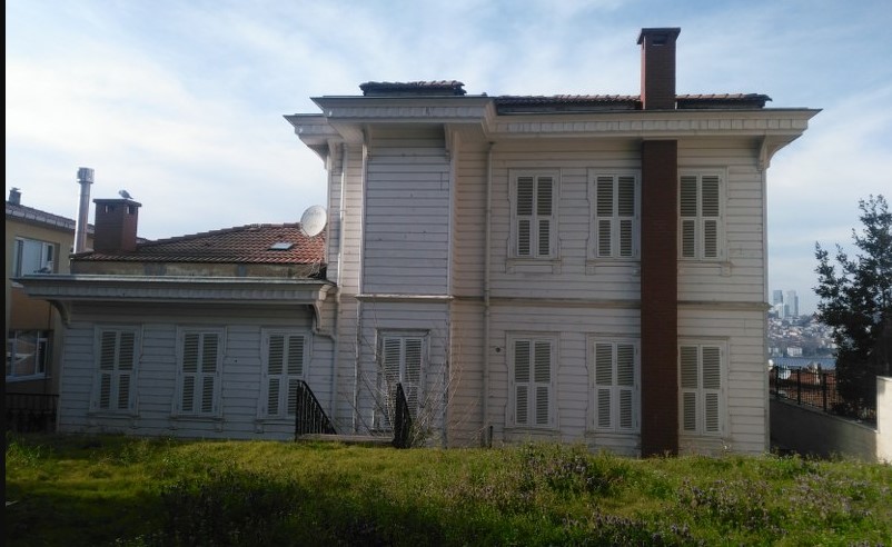 Üsküdar Sultantepe'de Boğaz Manzaralı Köşk — foto 4