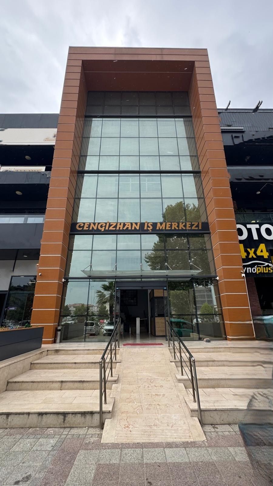 Bursa Nilüfer Alaattinbey Mahallesinde 130m² Teraslı Satılık Ofis